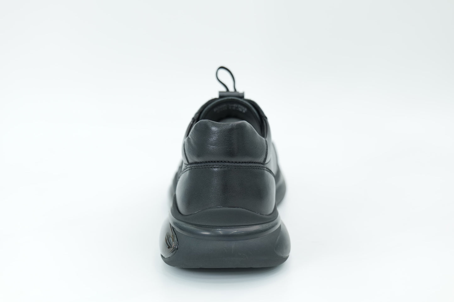 Sports shoes