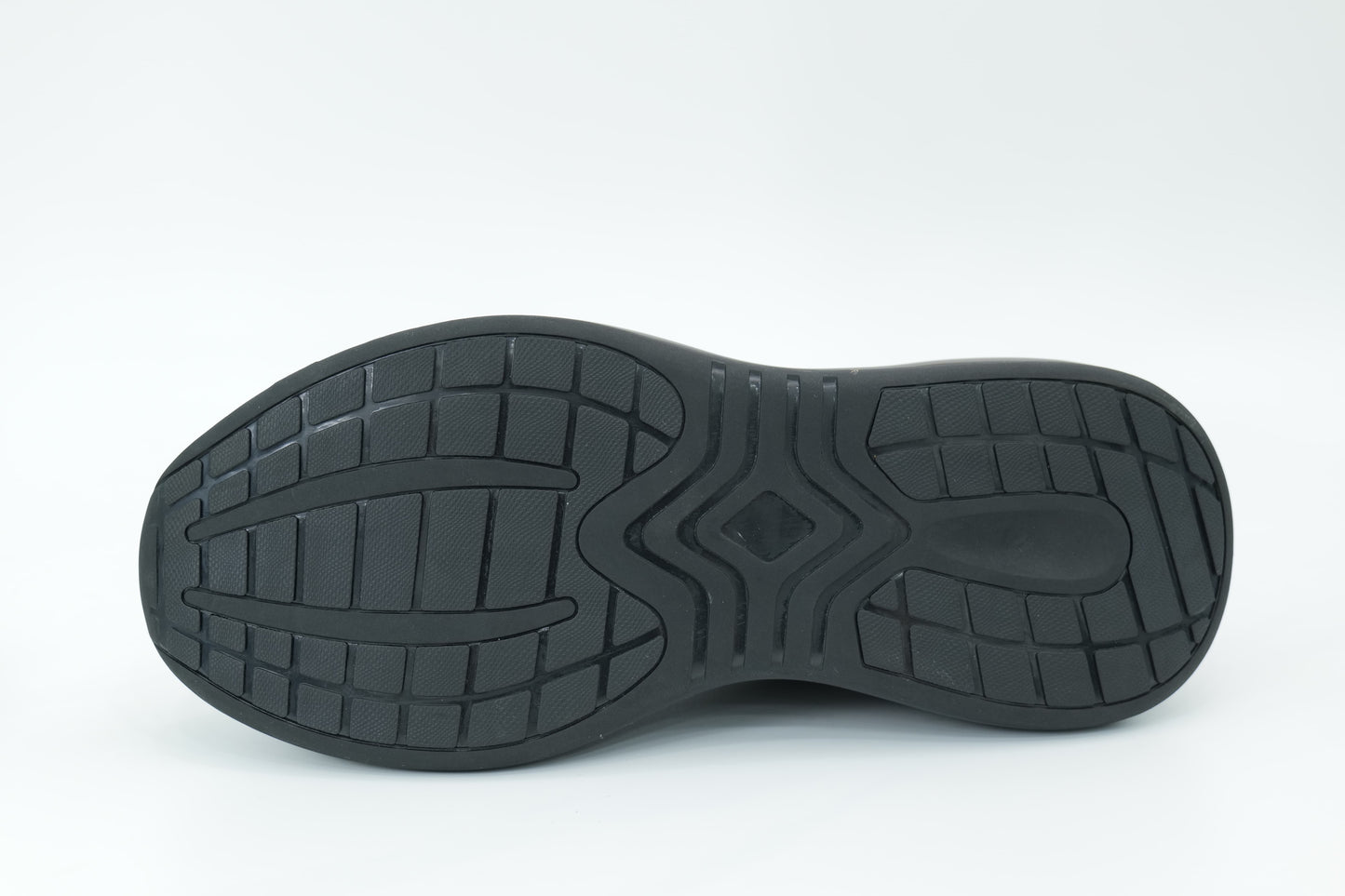 Sports shoes