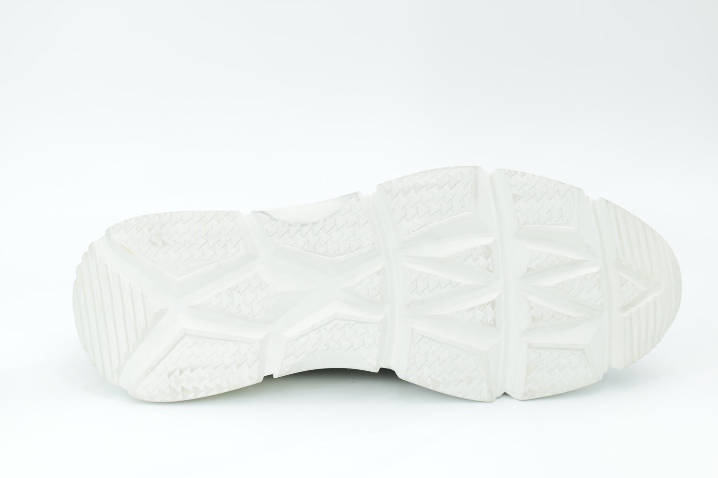 Sports shoes
