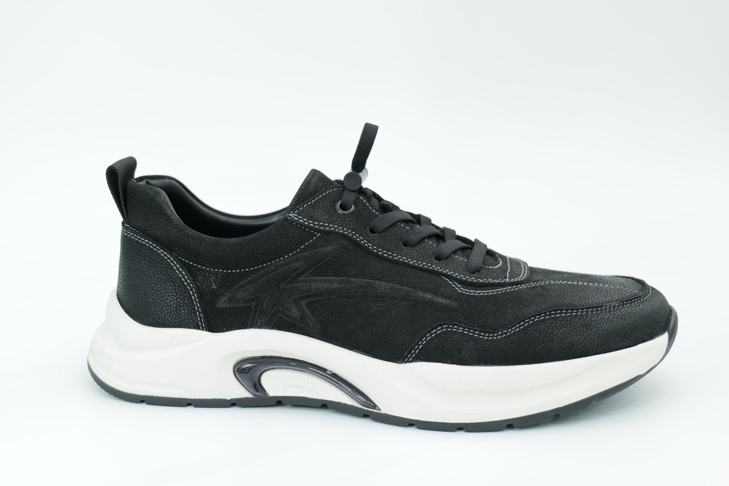 Sports shoes