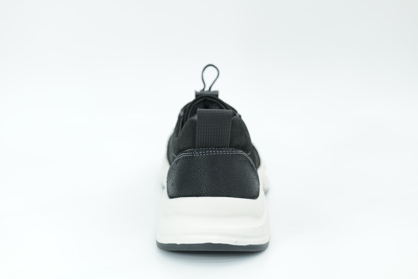 Sports shoes