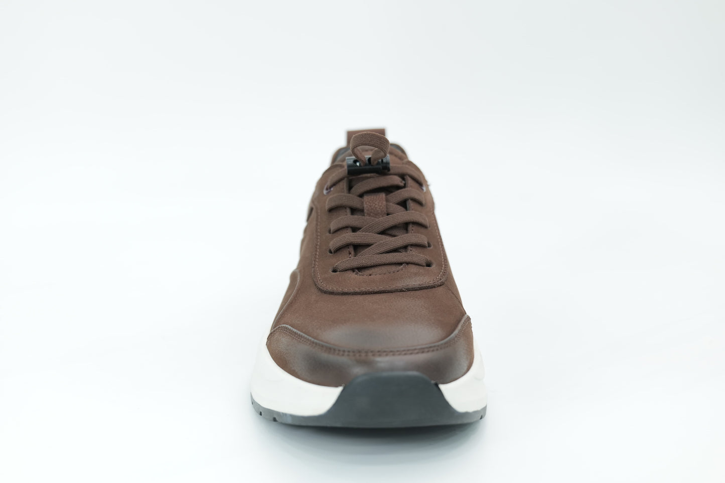 Sports shoes