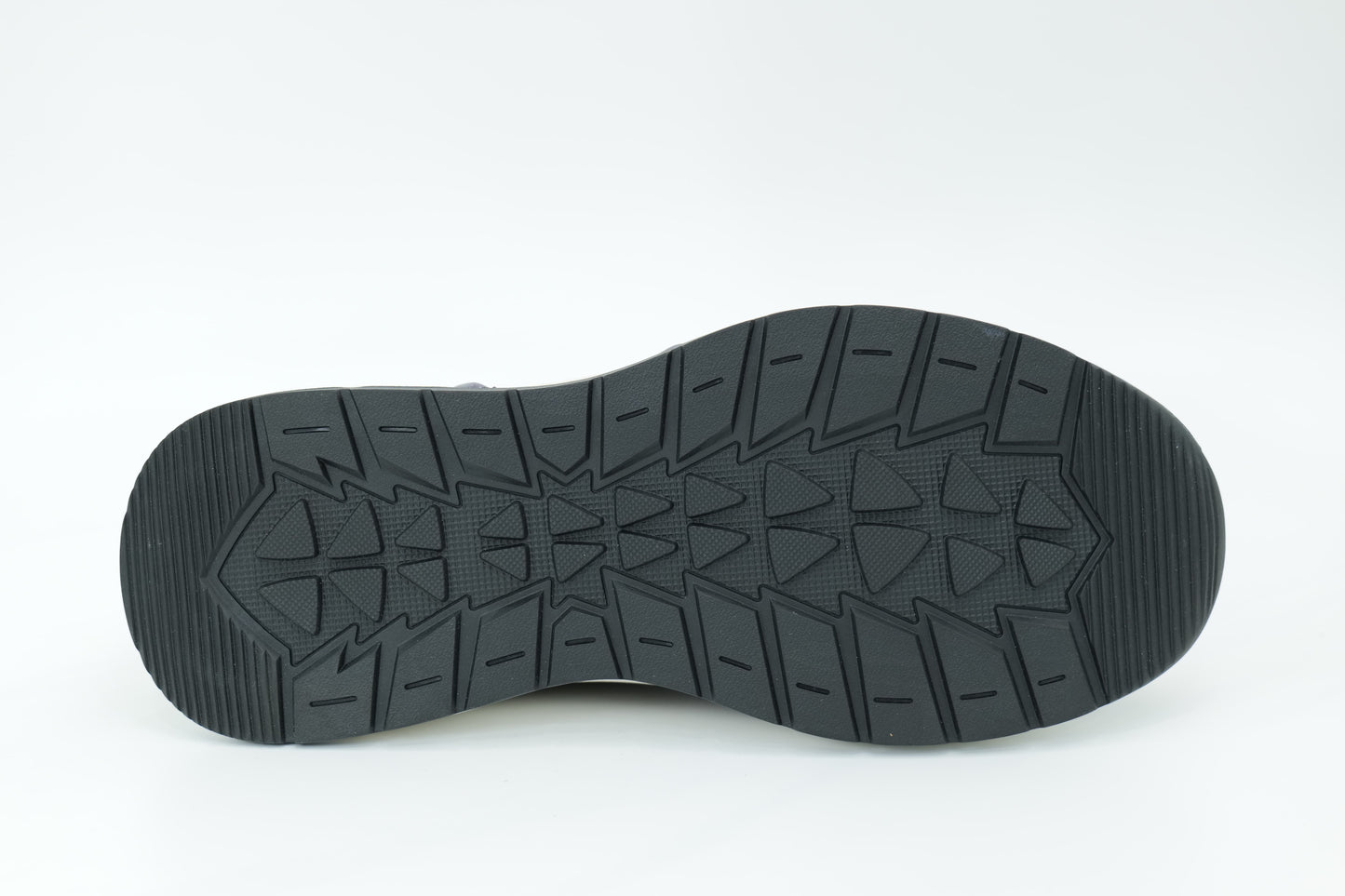 Sports shoes