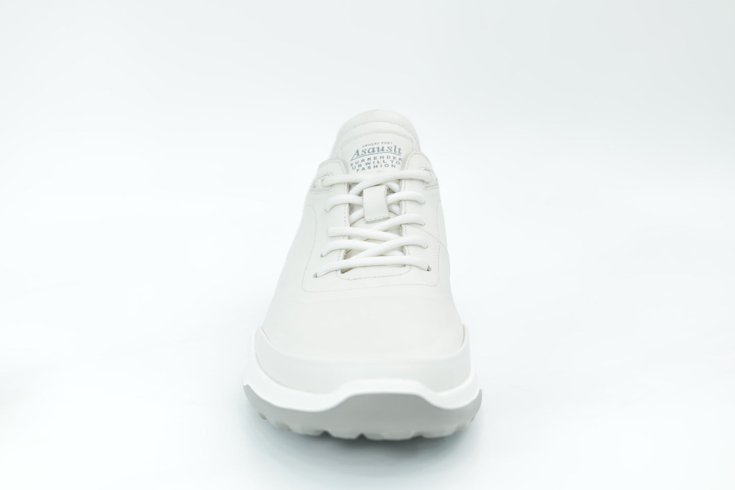 Sports shoes