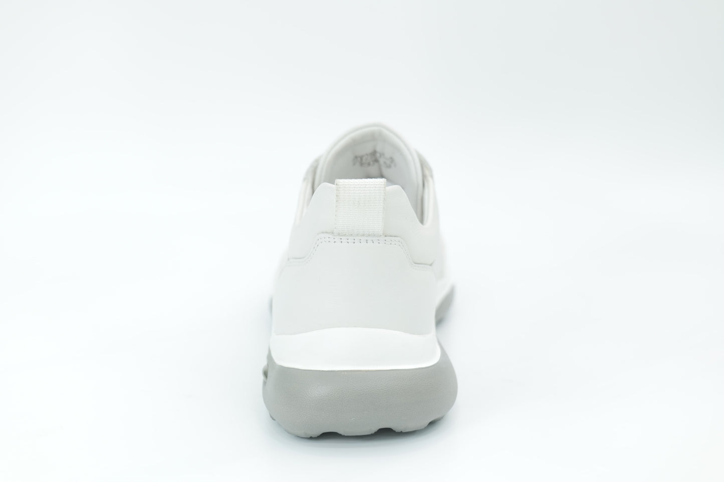 Sports shoes