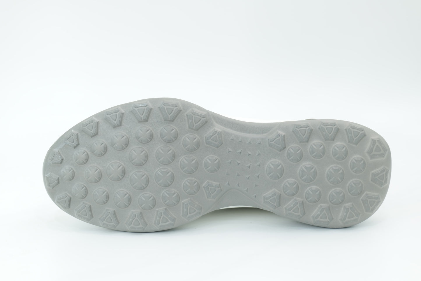 Sports shoes
