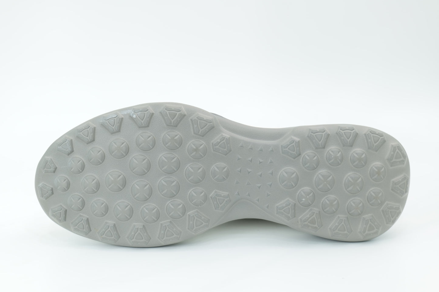 Sports shoes