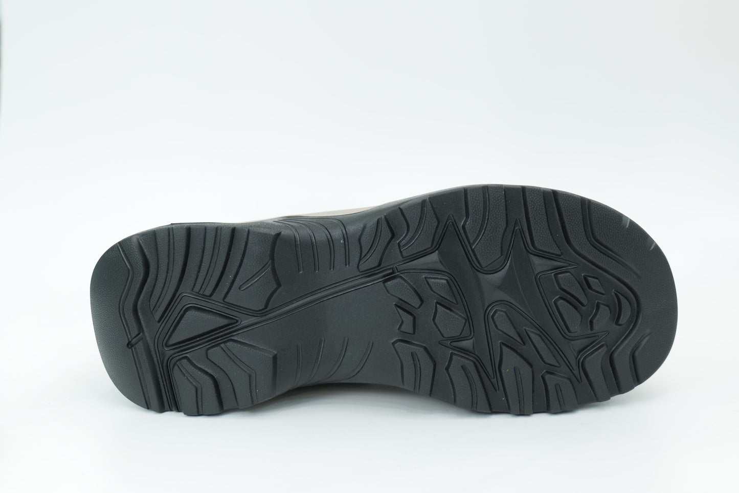 Sports shoes