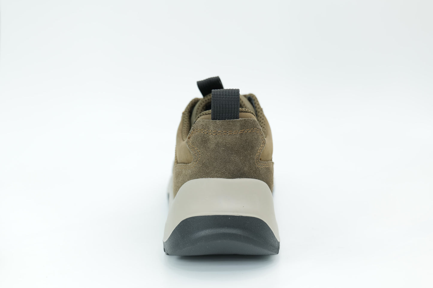 Sports shoes