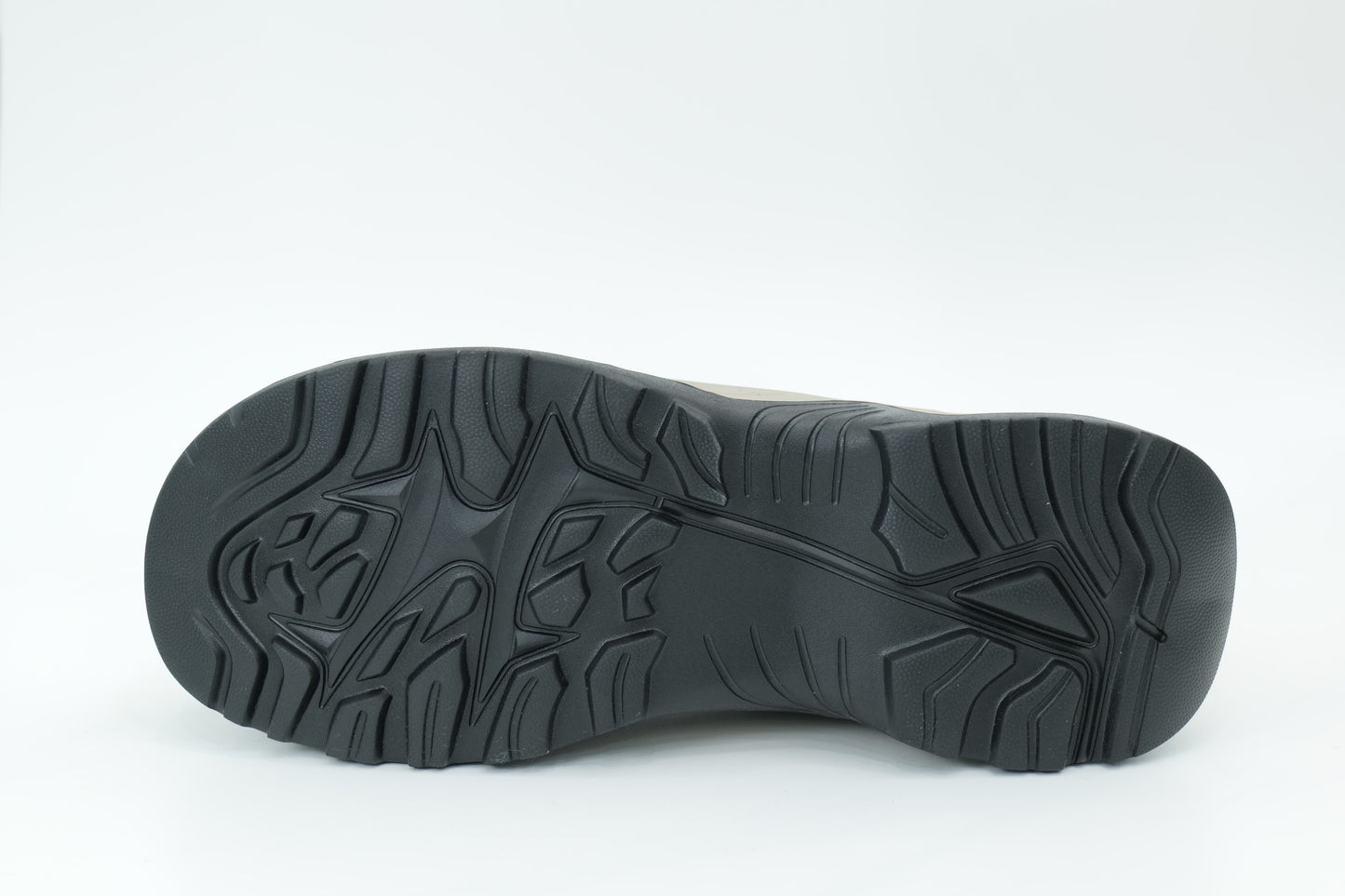 Sports shoes