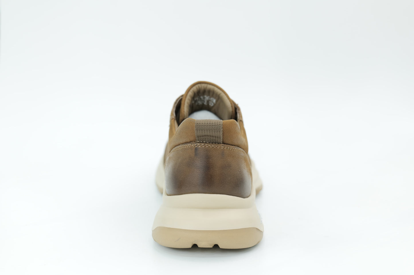 Sports shoes