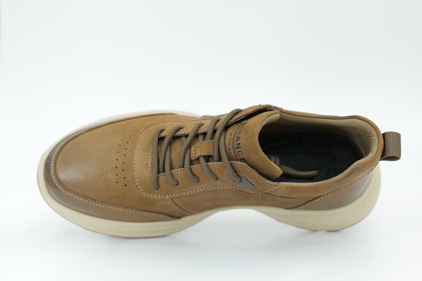 Sports shoes