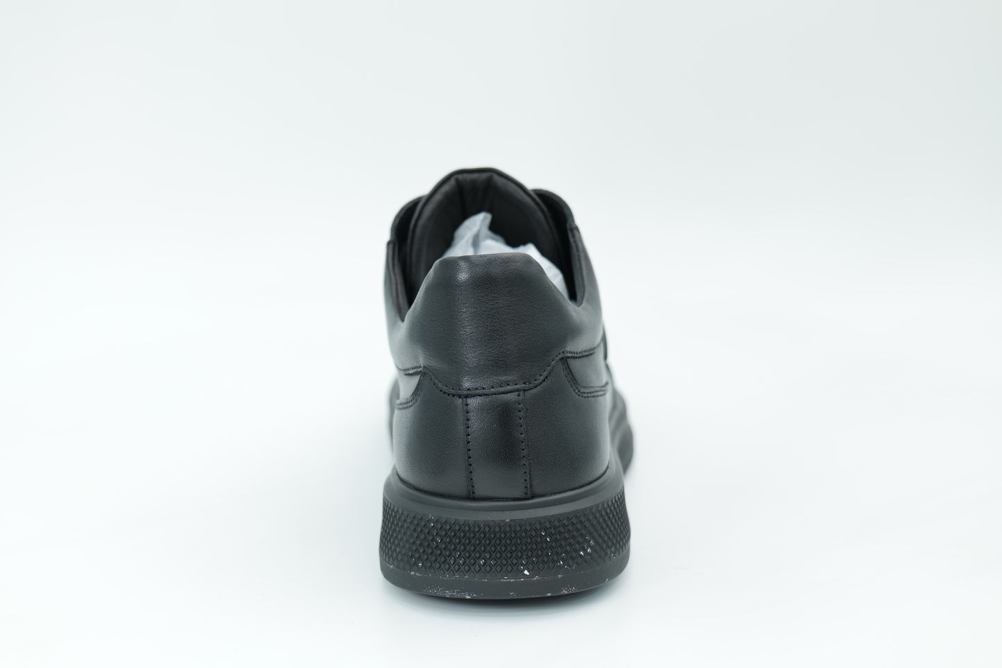 Sports shoes