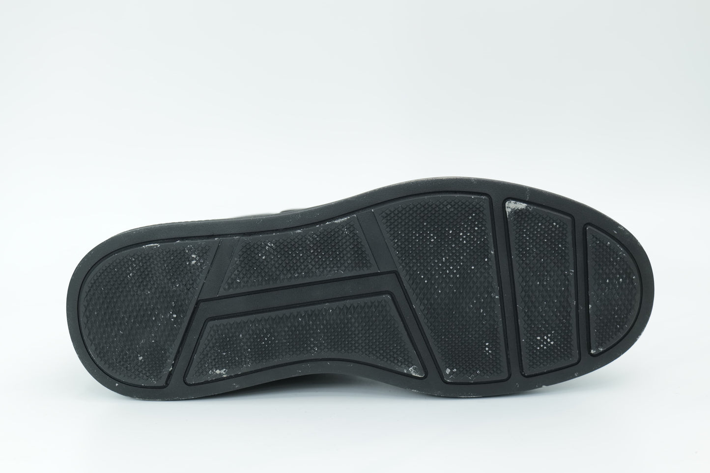 Sports shoes