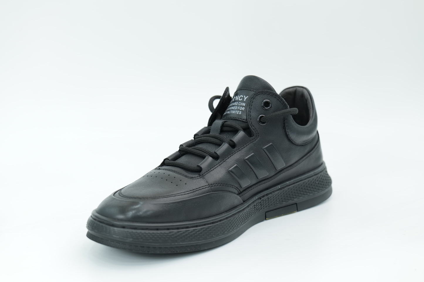 Sports shoes
