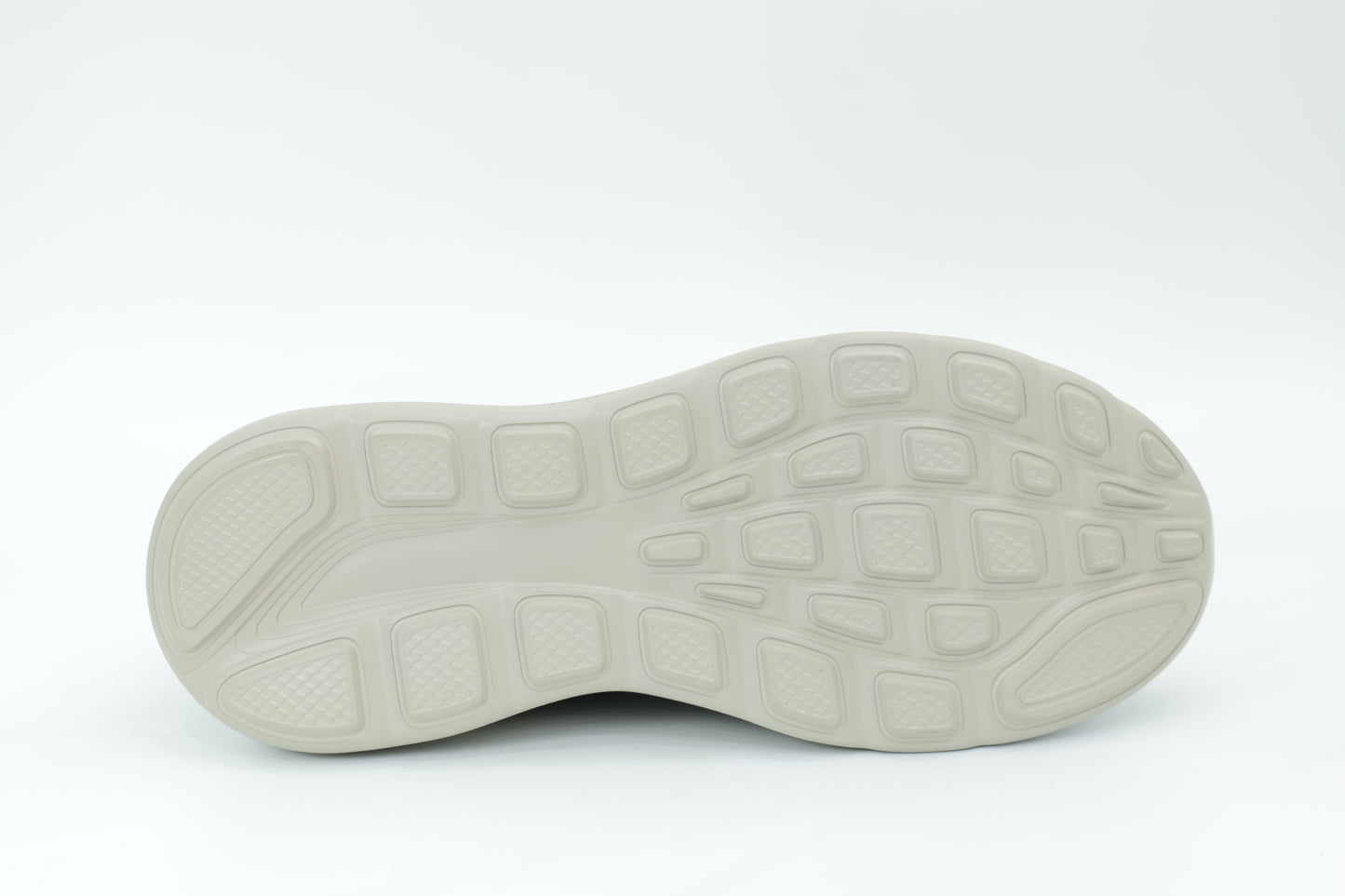 Sports shoes