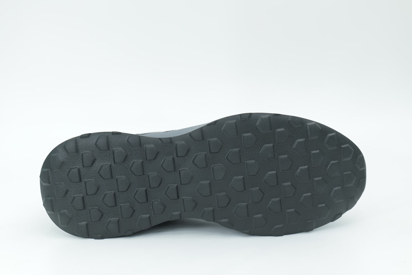 Sports shoes
