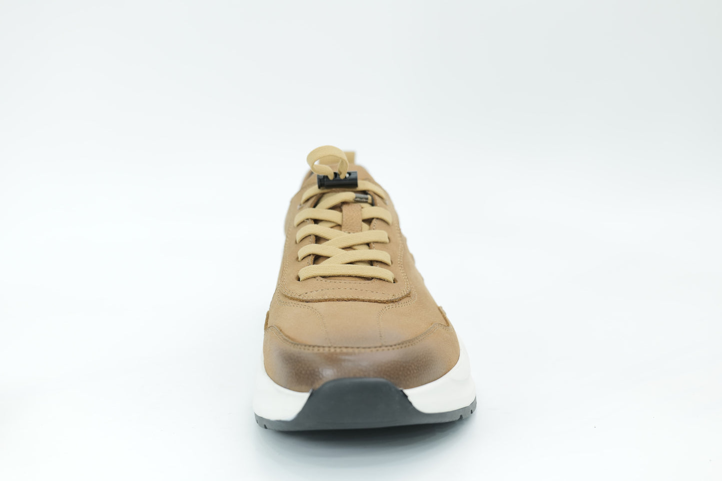 Sports shoes