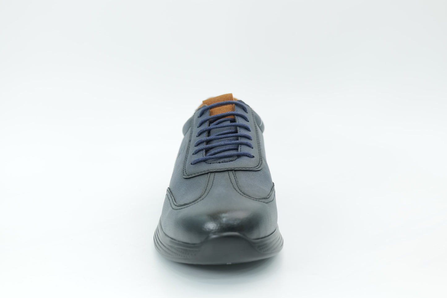 Sports shoes