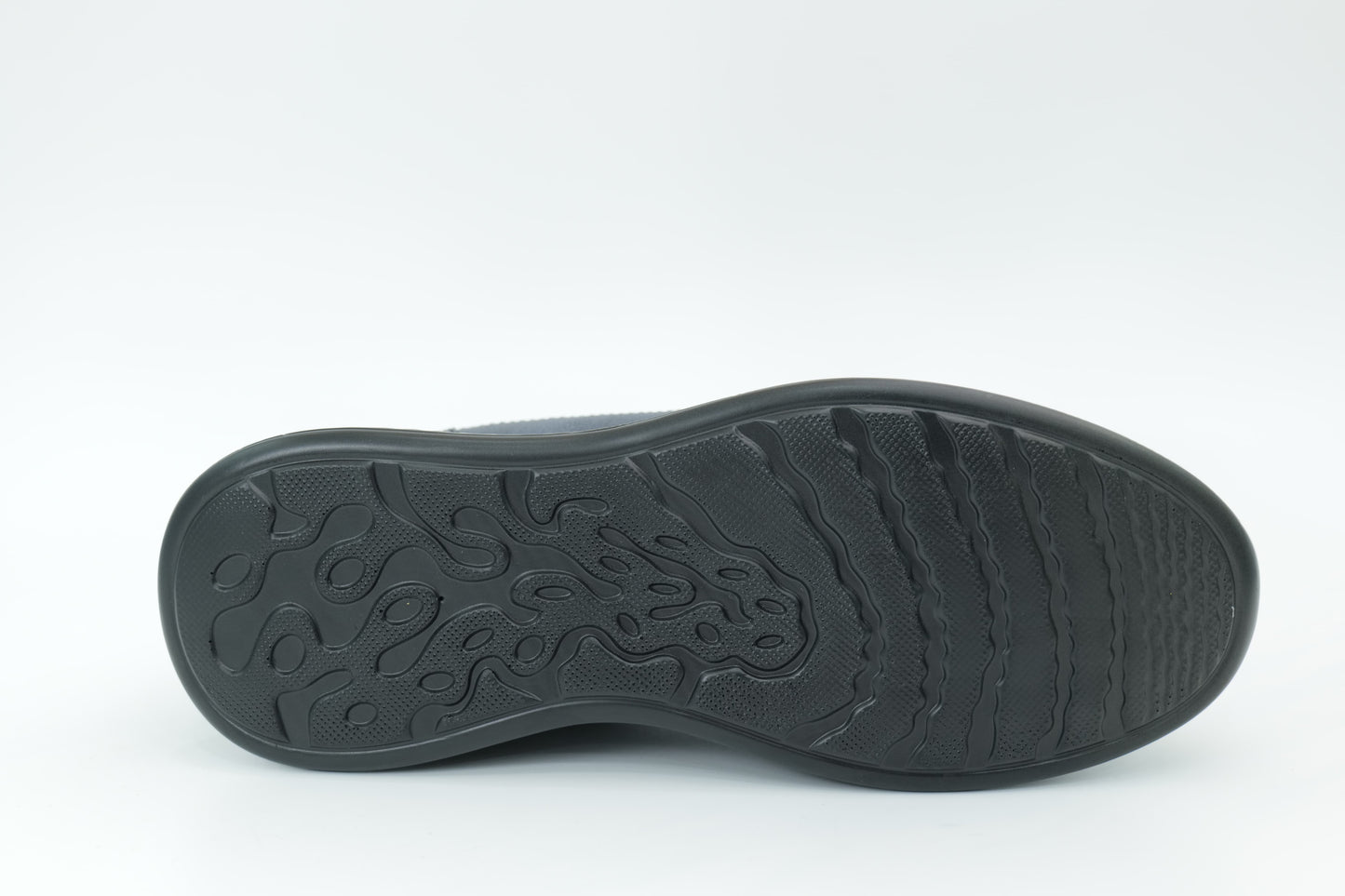 Sports shoes