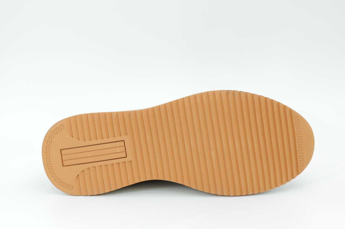 Sports shoes