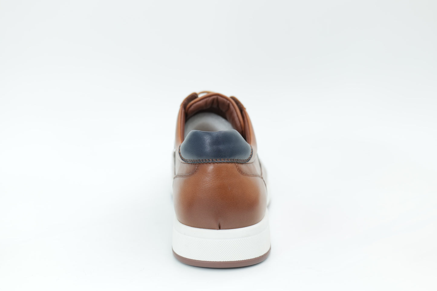 Sports shoes