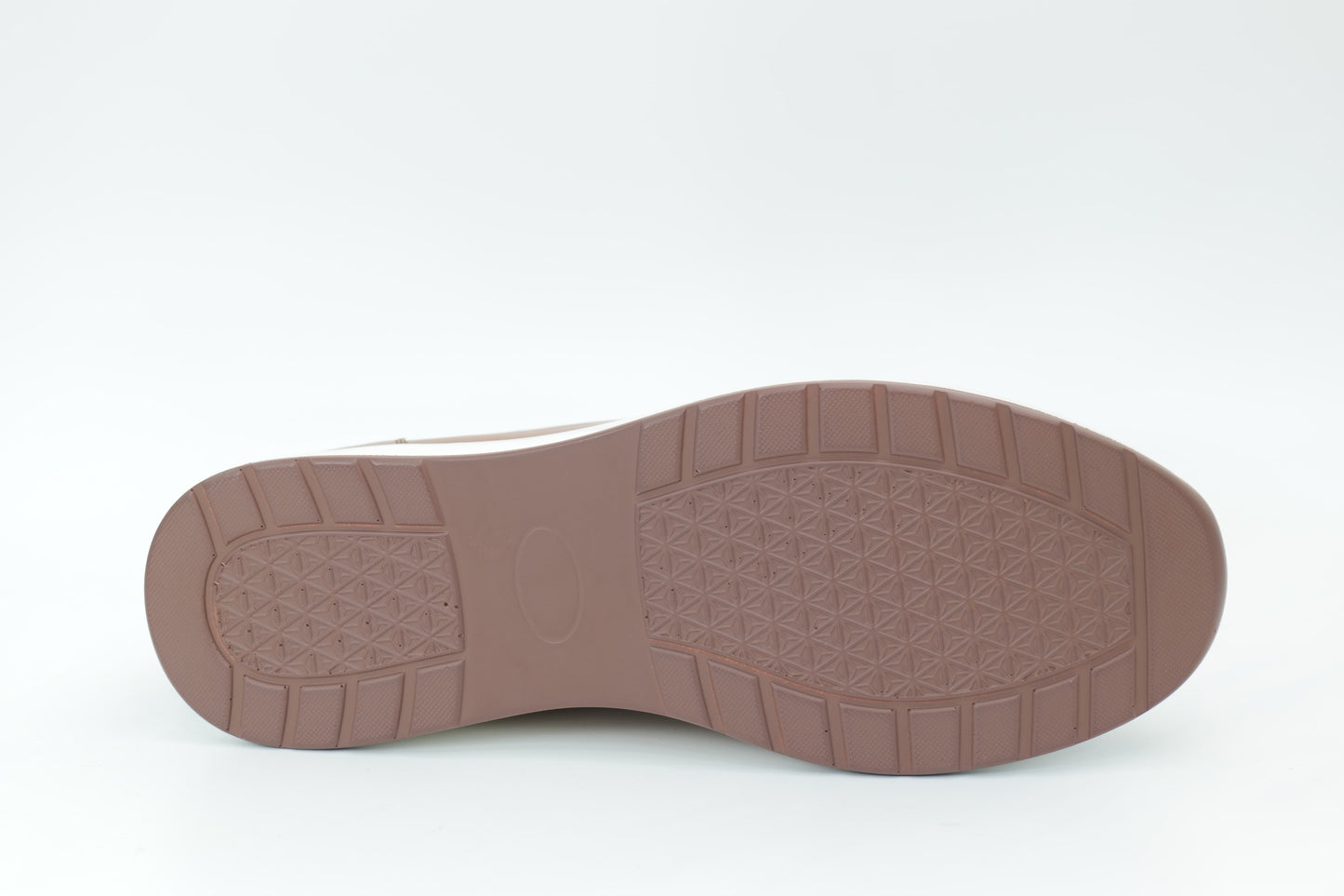 Sports shoes