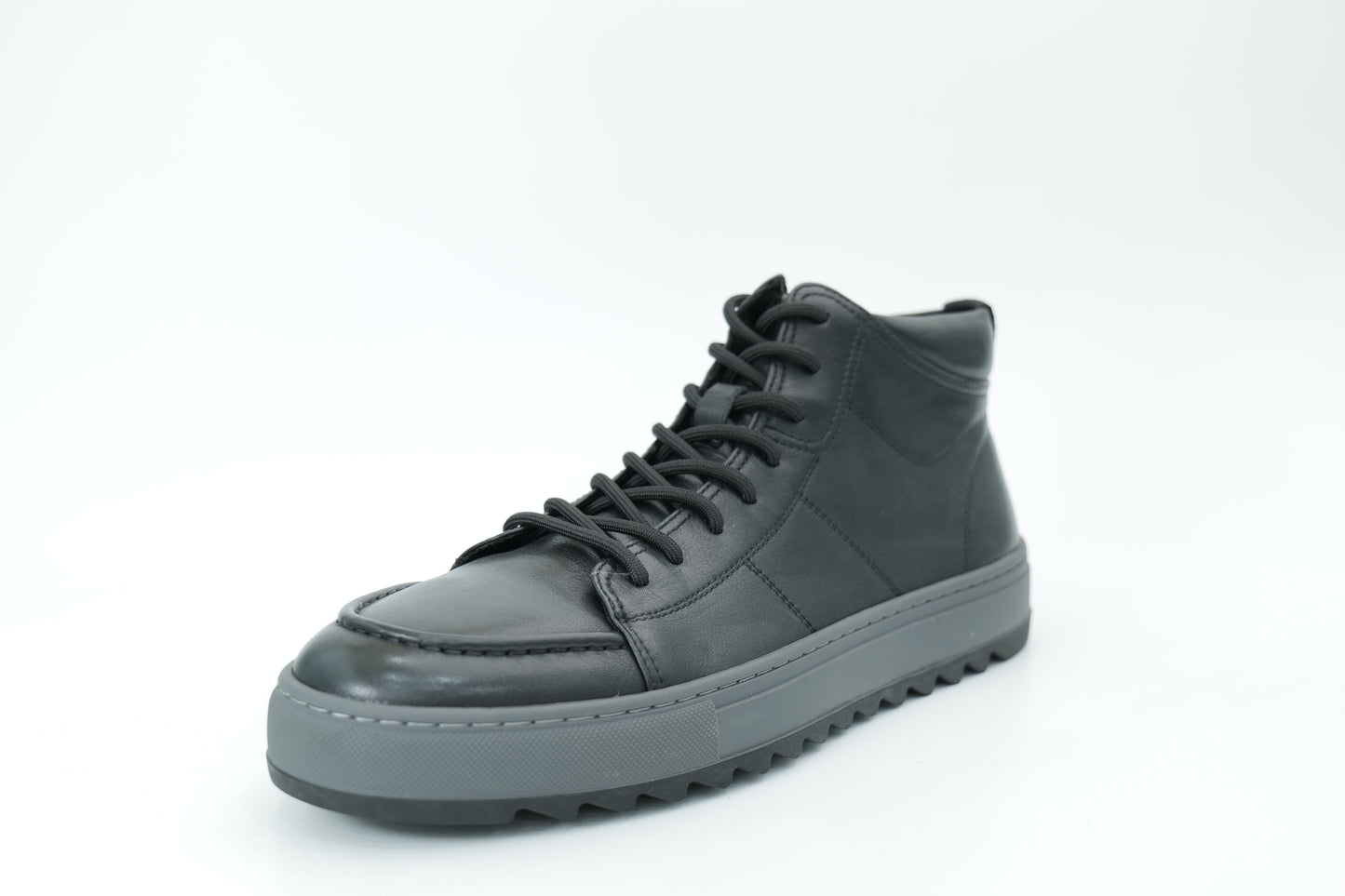Mid-high boots