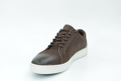 Casual sneakers