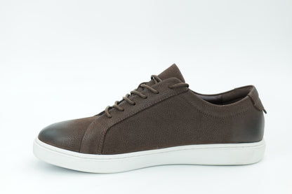 Casual sneakers