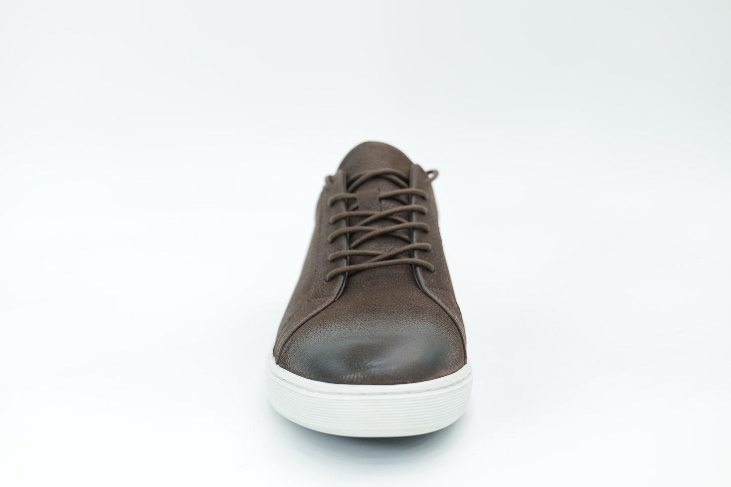 Casual sneakers