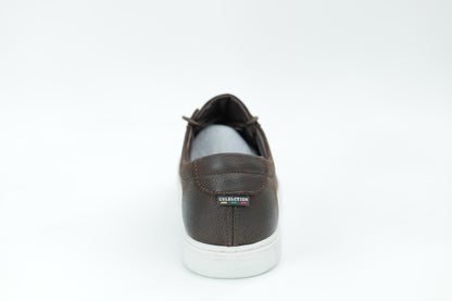 Casual sneakers