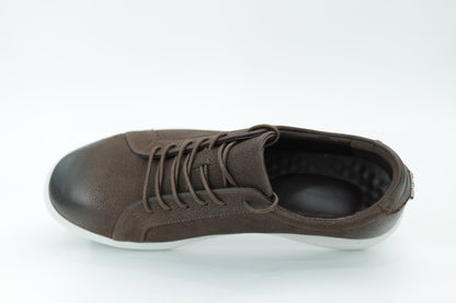 Casual sneakers