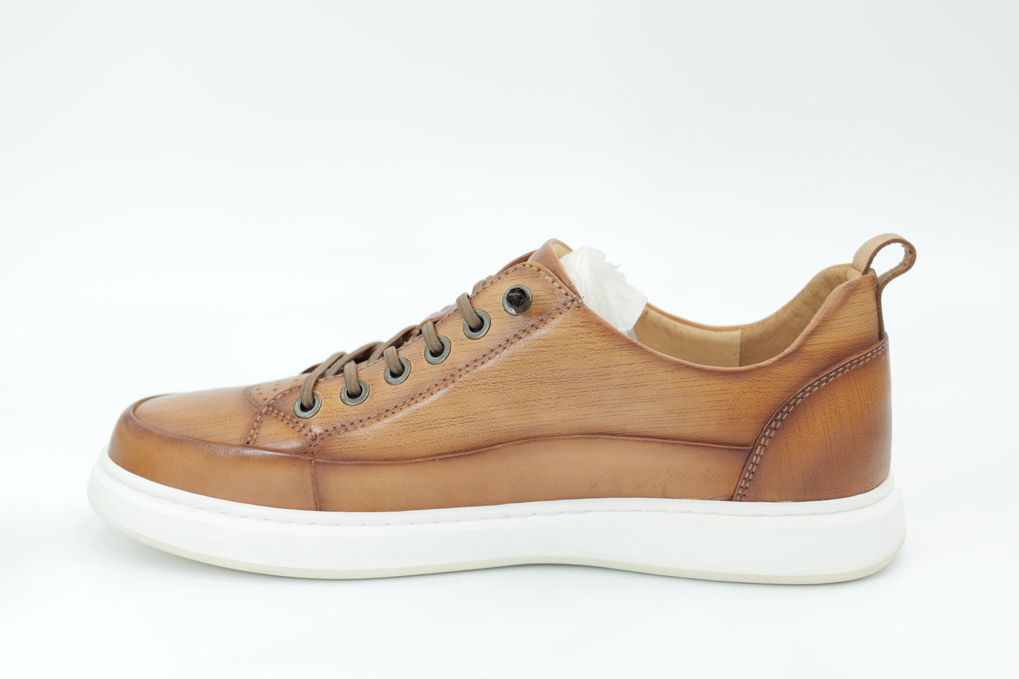 Casual sneakers