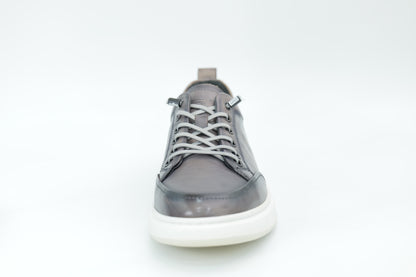 Casual sneakers