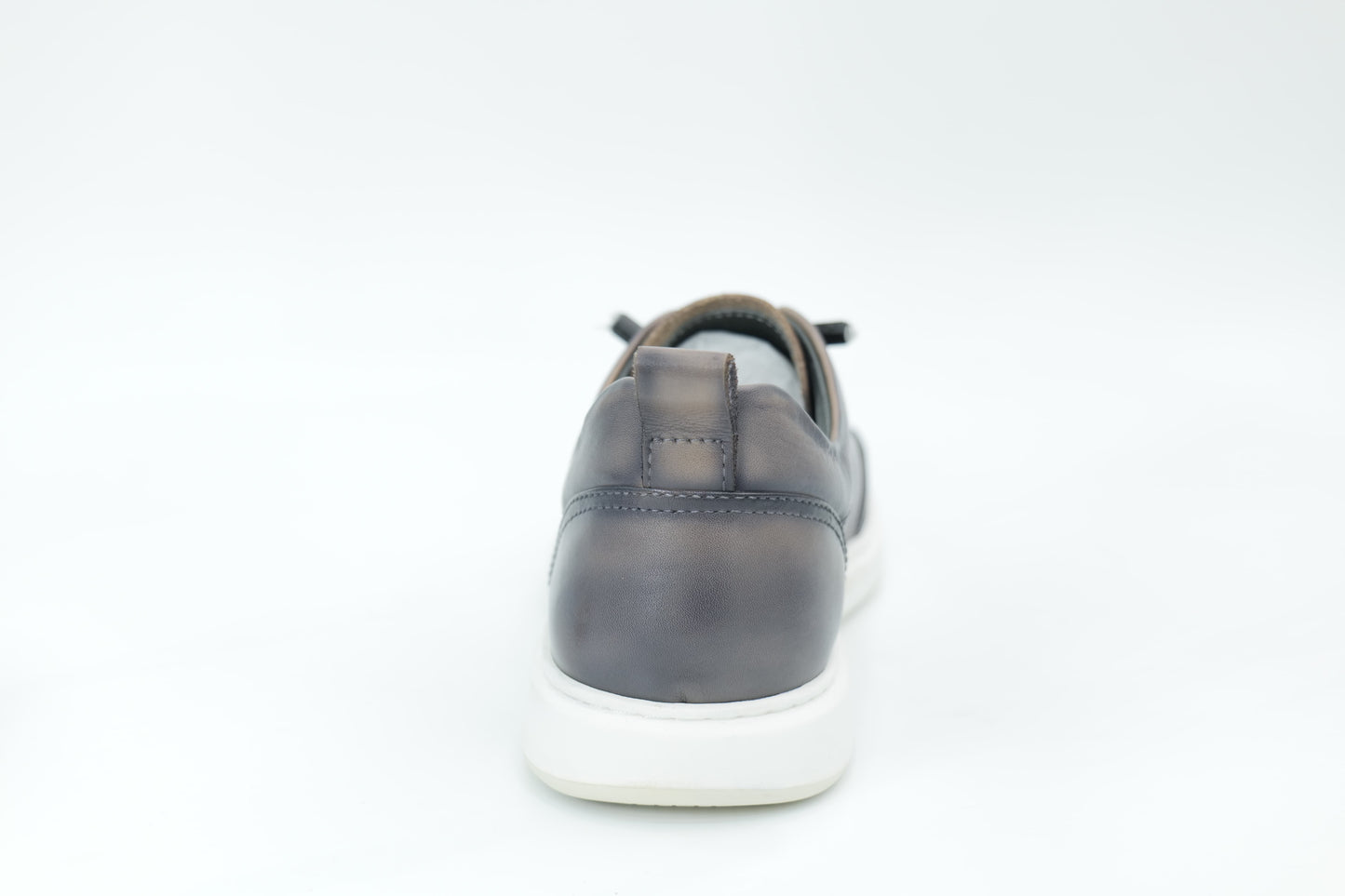 Casual sneakers