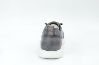 Casual sneakers