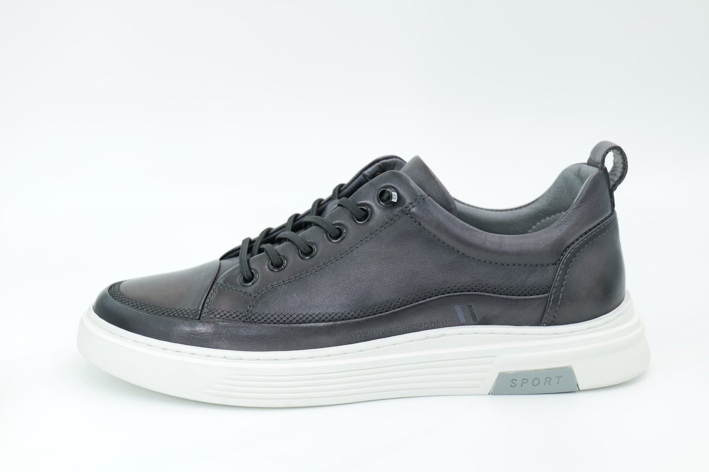 Casual sneakers