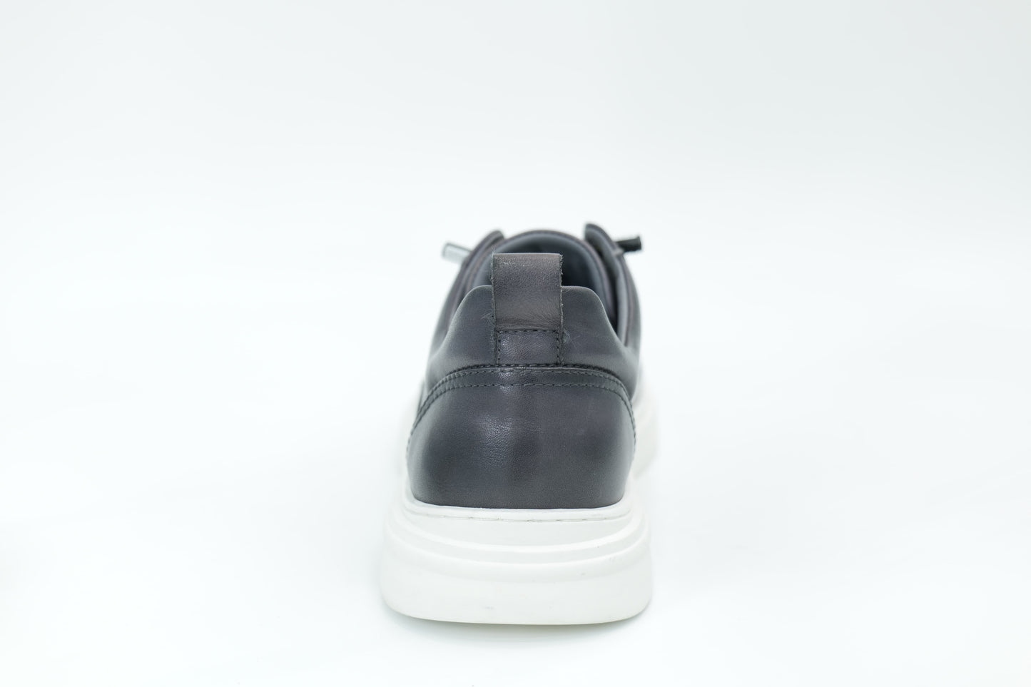 Casual sneakers