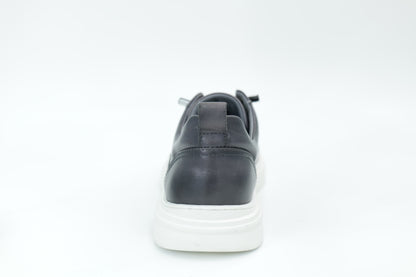Casual sneakers