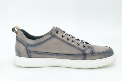 Casual sneakers