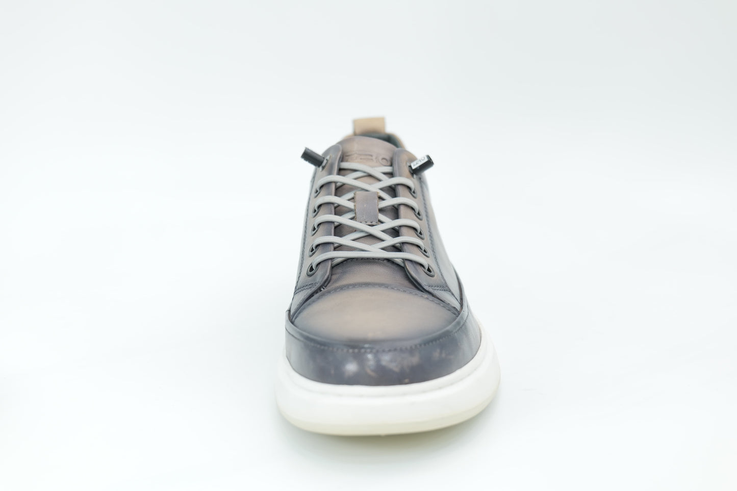 Casual sneakers