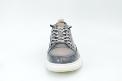 Casual sneakers