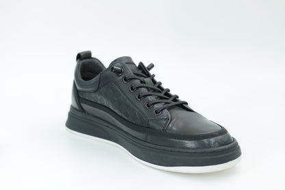 Casual sneakers