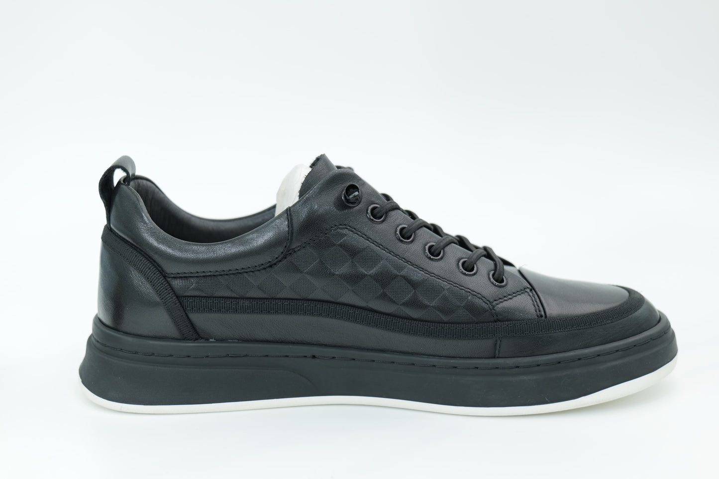 Casual sneakers