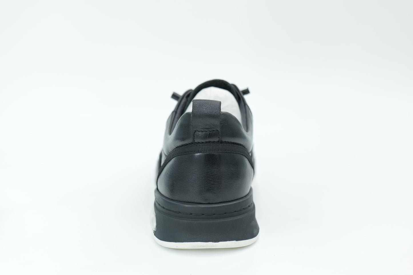 Casual sneakers