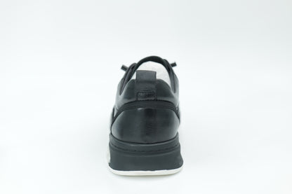 Casual sneakers