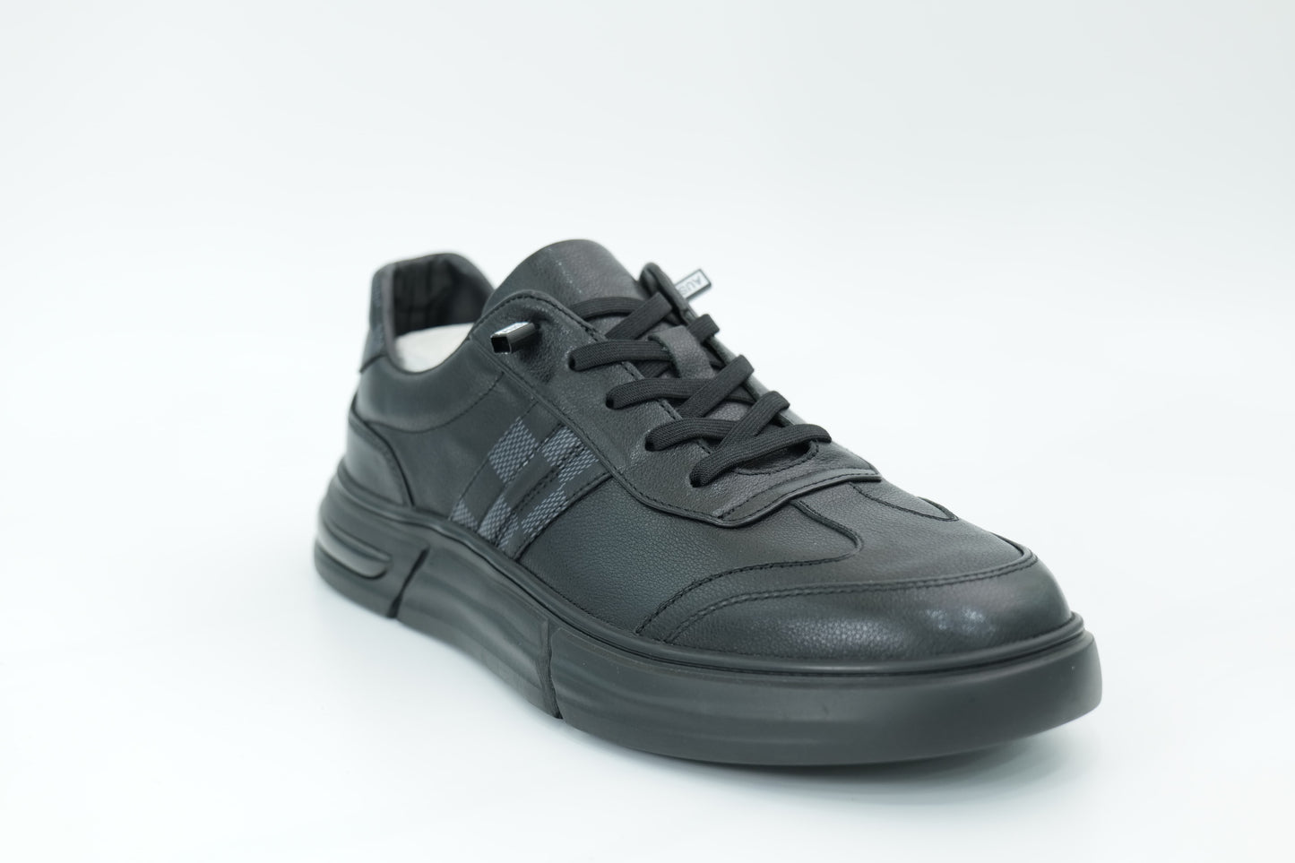 Casual sneakers