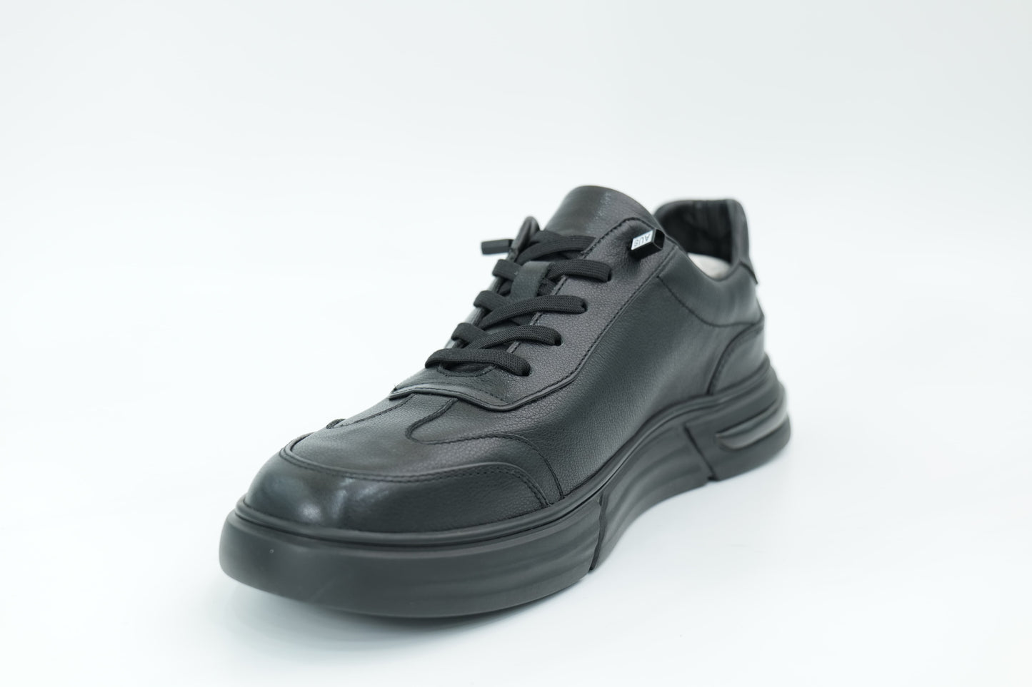 Casual sneakers