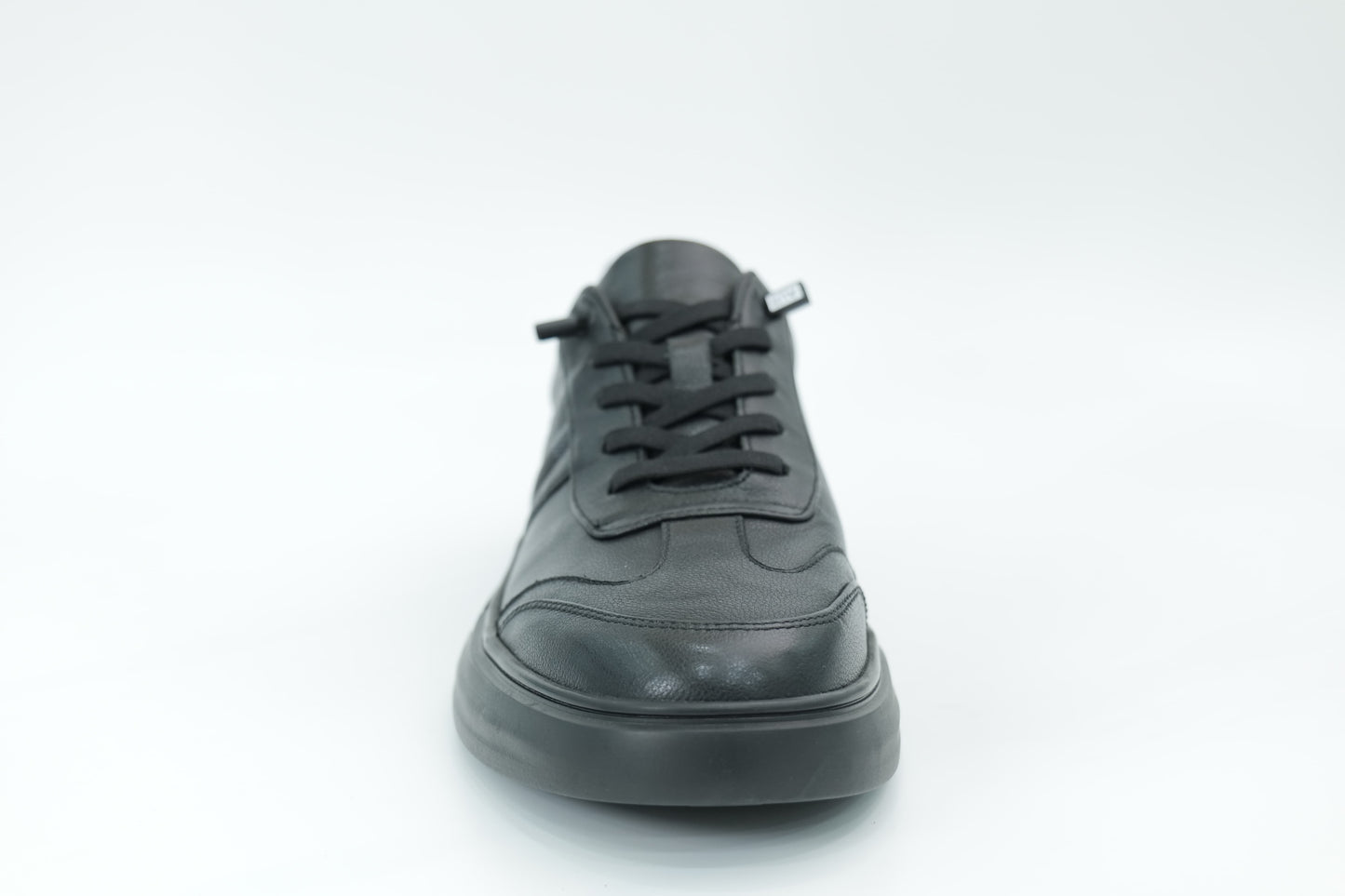 Casual sneakers